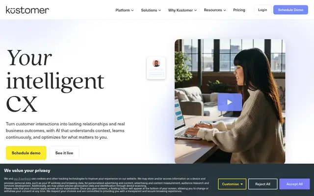 Screenshot of the Kustomer homepage
